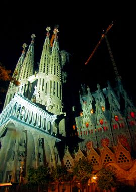 Sagrada Familia at night 