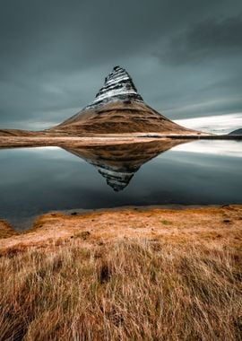 Peak and Reflect Iceland