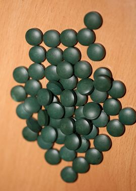 Spirulina platensis pills