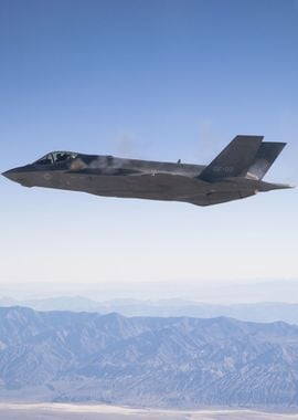 F35 in flight