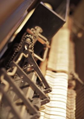 Piano mechanical inside