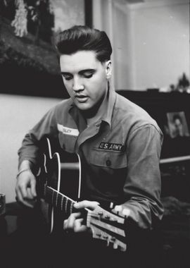 Elvis Presley photo 19