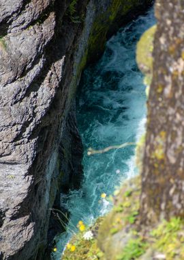 Rushing Gorge