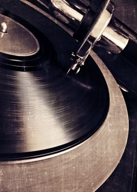 "hold me close":  vintage Frank Sinatra record, spinnin ... 