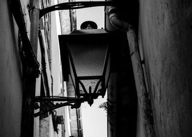 Street lamp black and white