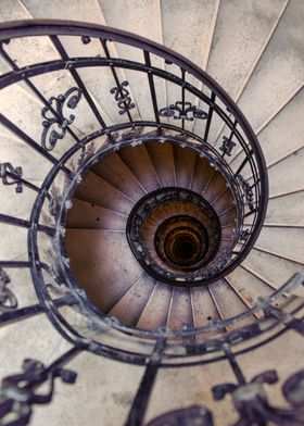 Spiral staircase with ornamented handrail