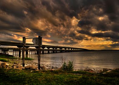 Cloudy day over Broad River Bridge