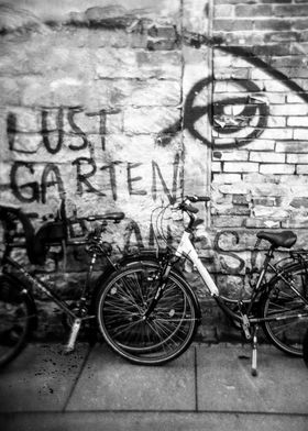 Lustgarten, graffiti in Neustadt