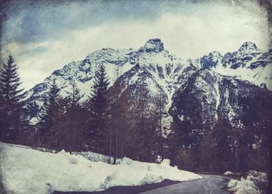 Snow on mountains in the Italian Alps - textured photog ... 