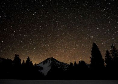 Stars shine above the peak of Mt. Tomasaki in the La Sa ... 