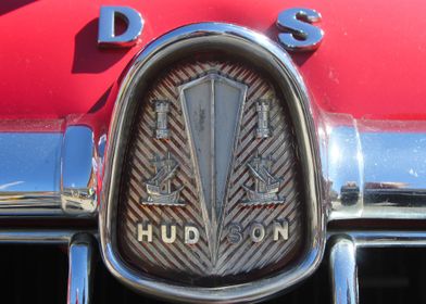 Vintage Hudson Front Ornament