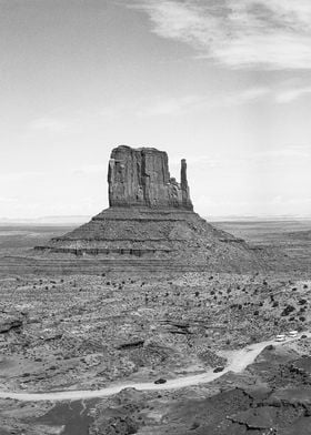 The large Mitten in Monument Valley.