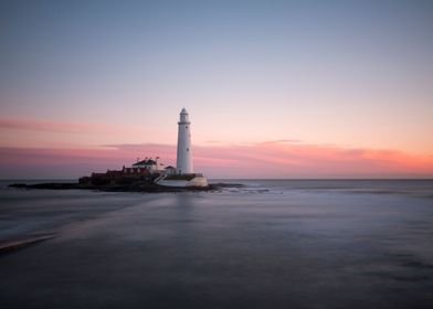St Marys Lighthouse, Northumberland, at sunrise