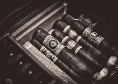 HABANO CIGARS monochrome