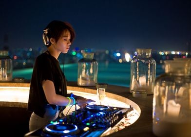 Female DJ live