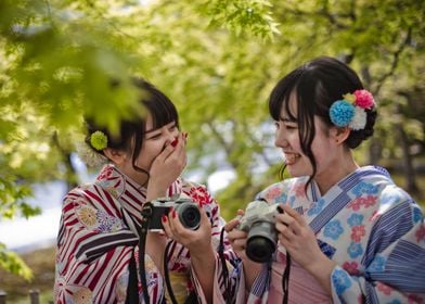 Shy kimono grils