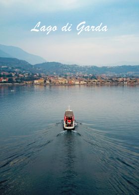 Ship sailing Lago di Garda