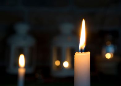 A burning candle 