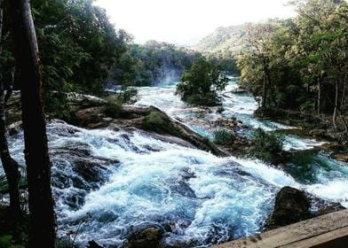 cascadas de agua azul 