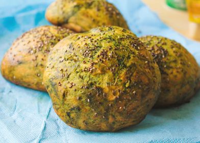 Bread with herbs 