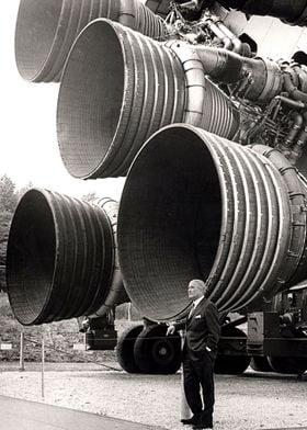 Wernher von Braun with F1s