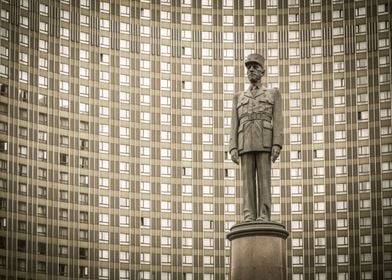 Charles de Gaulle monument