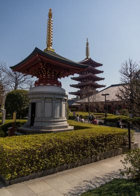 Senso Ji Temple Pagondas
