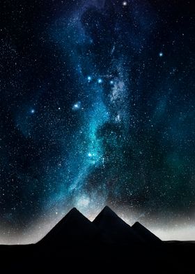 Cosmic pyramids 