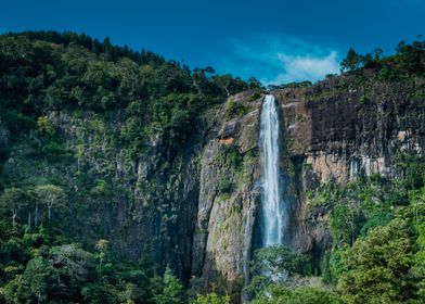 Beautiful Diyaluma Falls