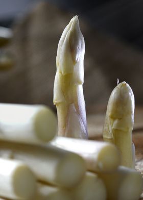 white solo asparagus