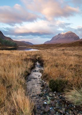 Morning by a loch