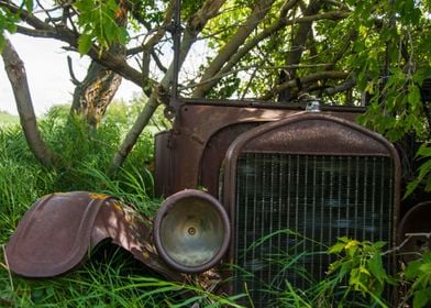 old rusty car