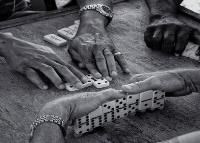 Domino Hands
