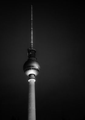 Fernsehturm monochrome