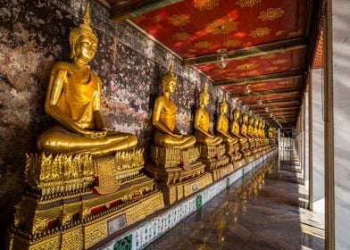 The row of Buddha statues