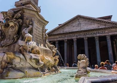 Pantheon ouside view