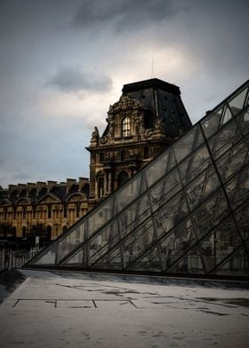 Louvre Pyramid 8