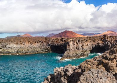 Wide rocky shore panorama