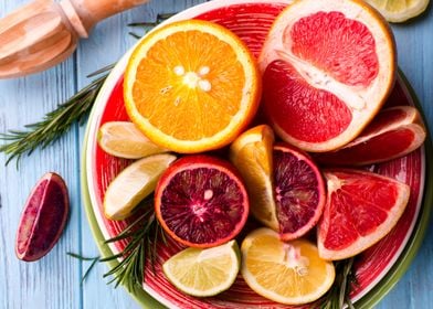 Sliced citrus fruit