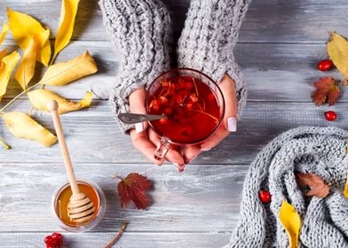 Autumn tea on hand