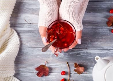 Autumn tea on hand