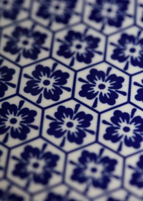 Blue flowers pattern plate