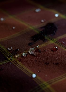 tablecloth with drops 