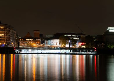 Shakespeares Globe by nigh