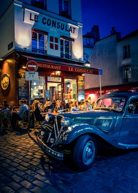 Classic Montmartre at nigh