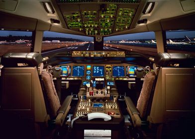 BOEING 777 pilot cabin