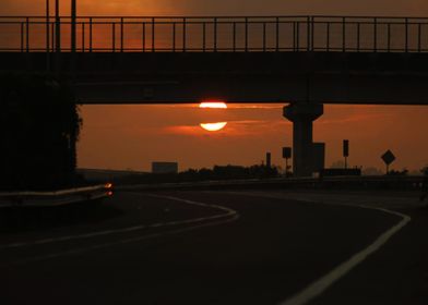 picture of dusk in the cit