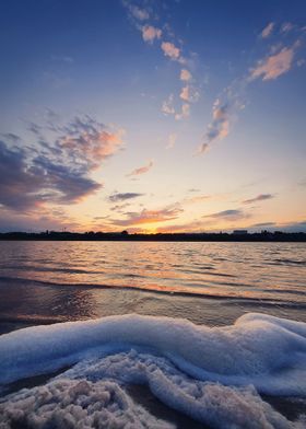 surf on the lake shore