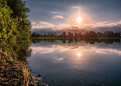 Evening sun at the lake