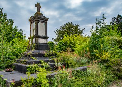 Tomb in nature